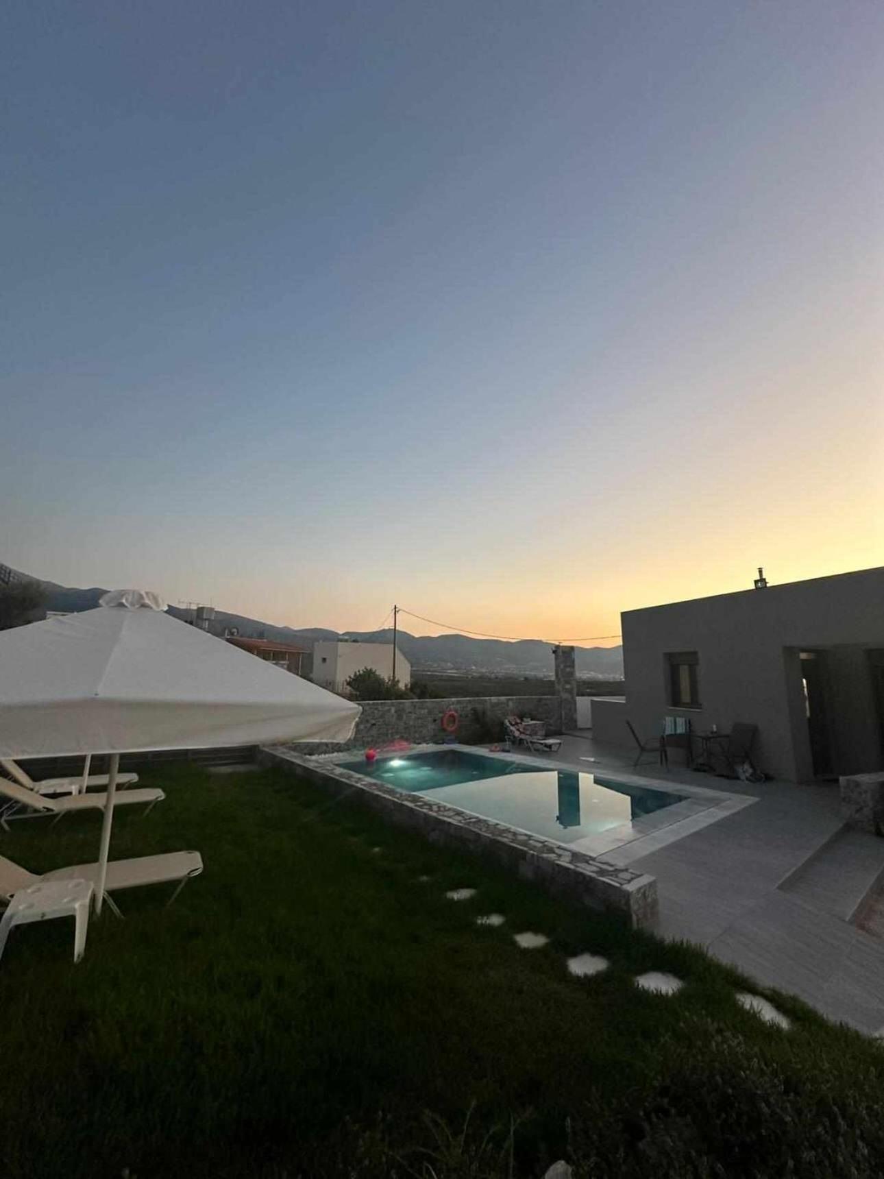 Villa Leandros Premium Suites