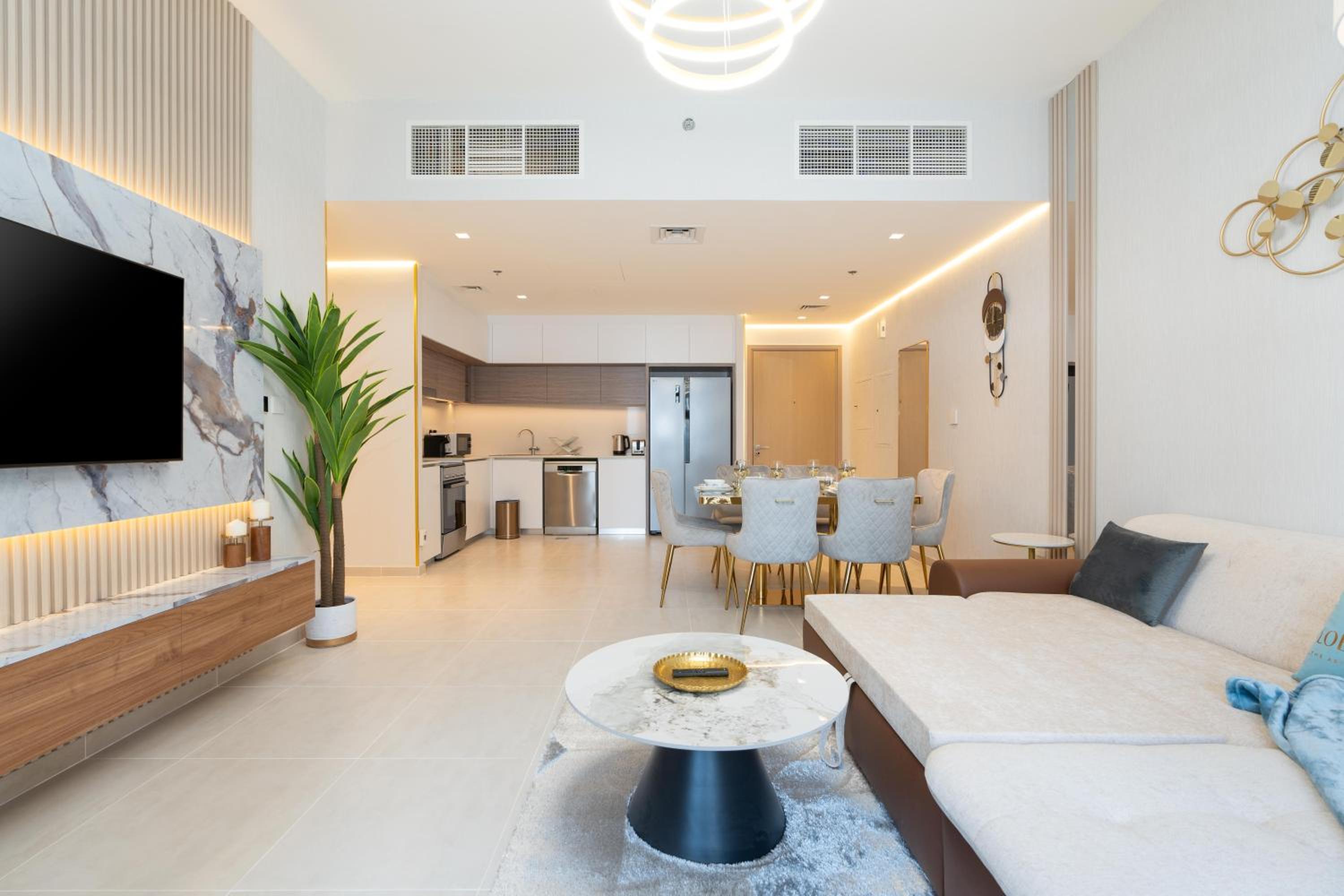 GLOBALSTAY Creek Edge Tower Elegant Apartments