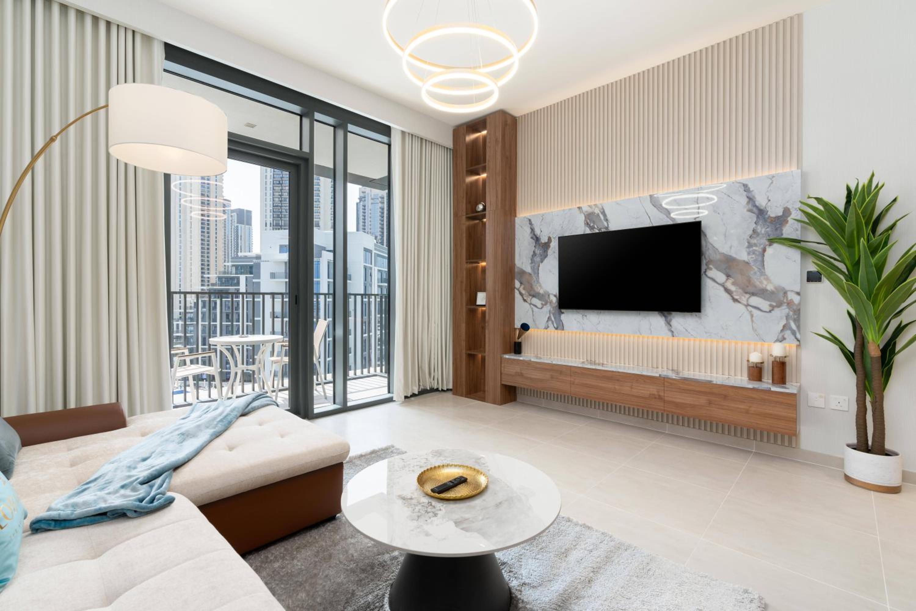 GLOBALSTAY Creek Edge Tower Elegant Apartments