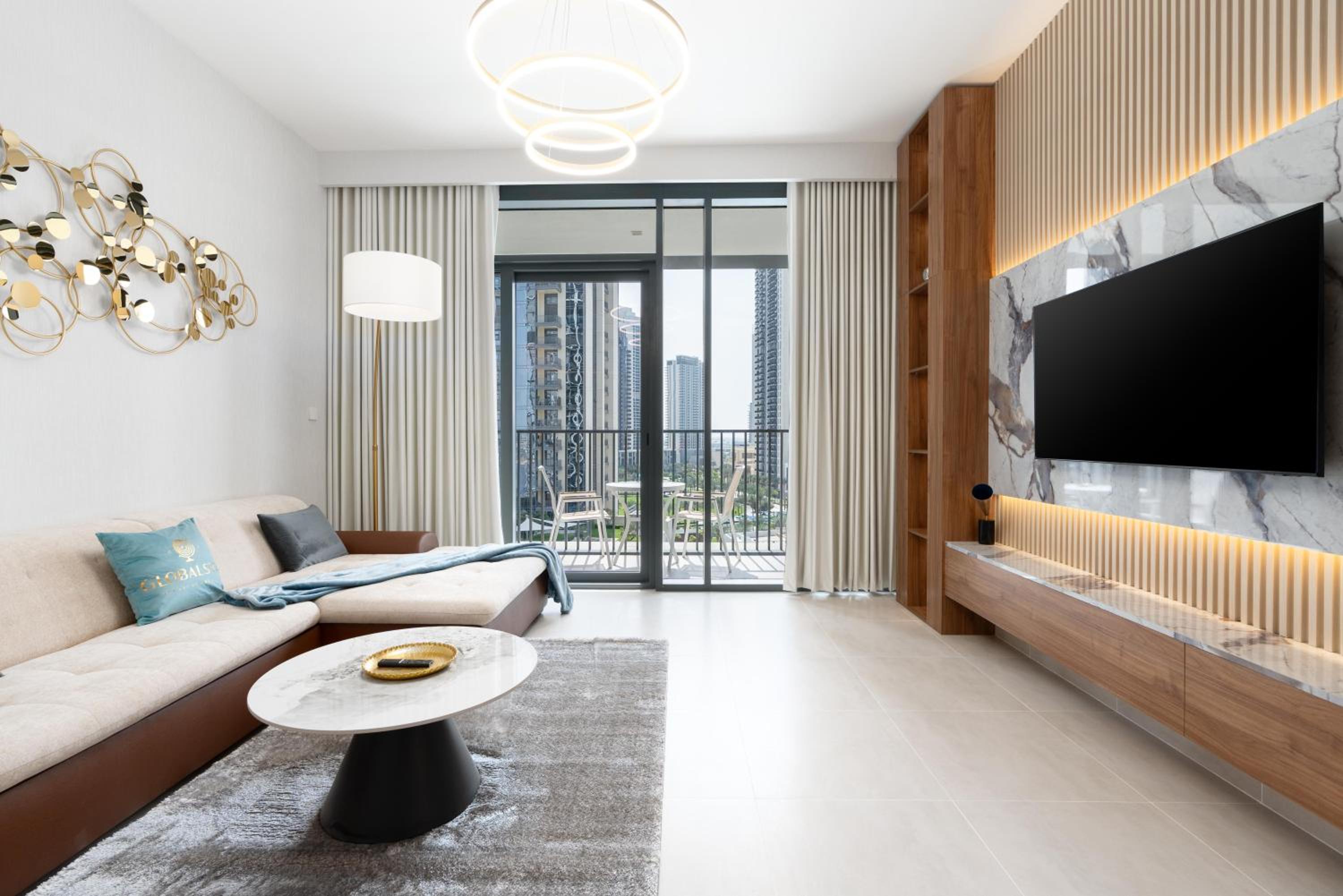 GLOBALSTAY Creek Edge Tower Elegant Apartments