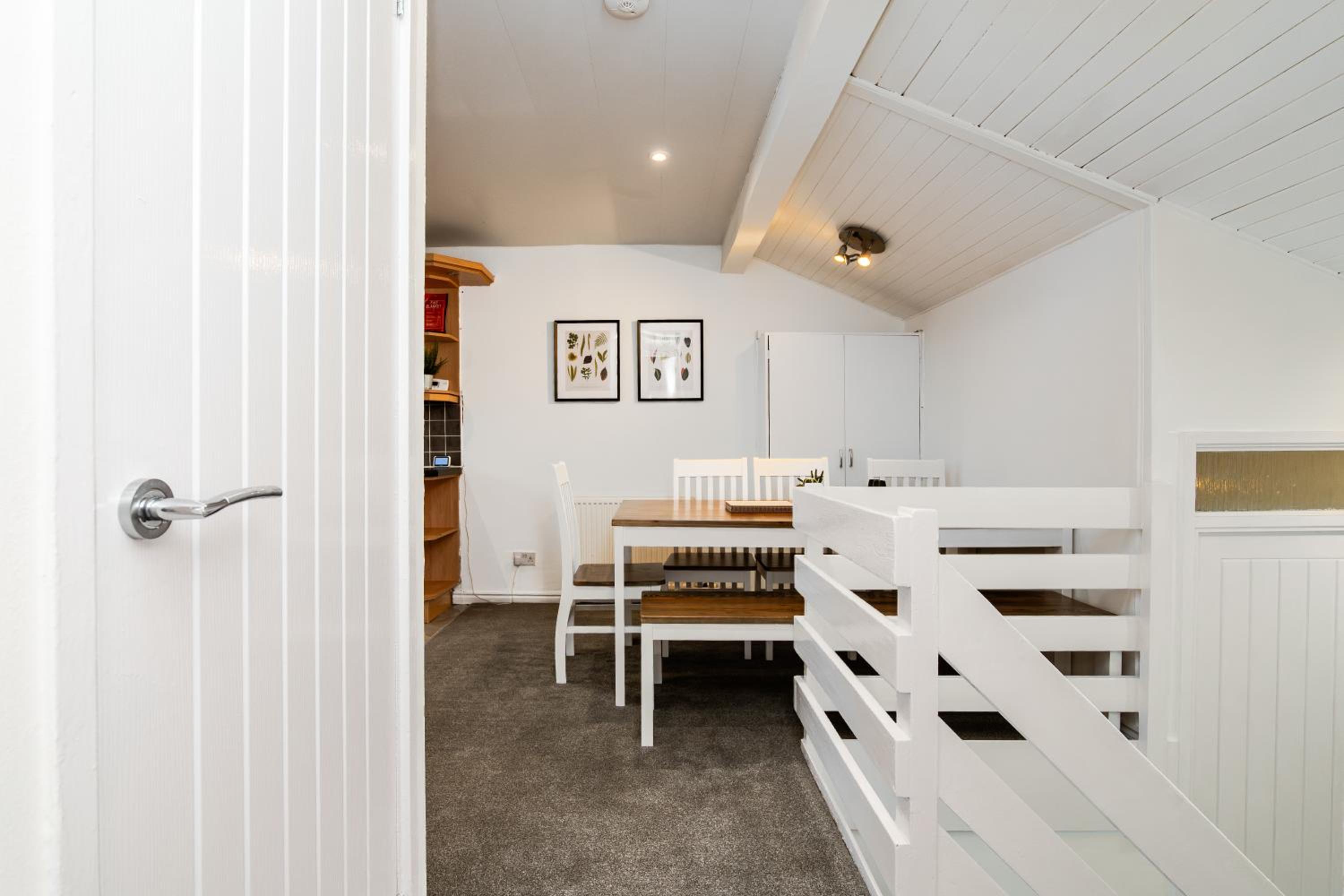 3 Bed House-Free Parking-6Beds