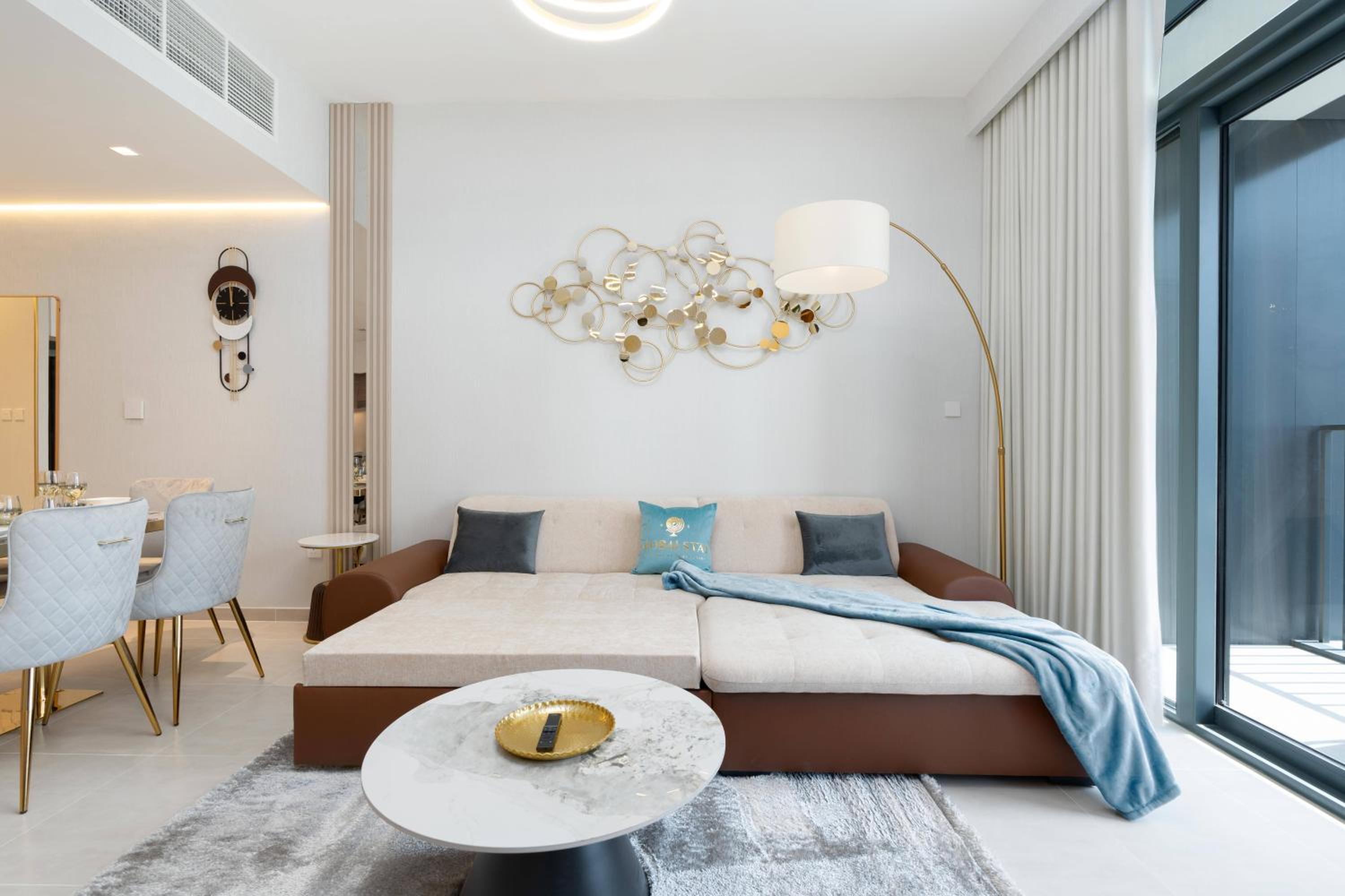 GLOBALSTAY Creek Edge Tower Elegant Apartments