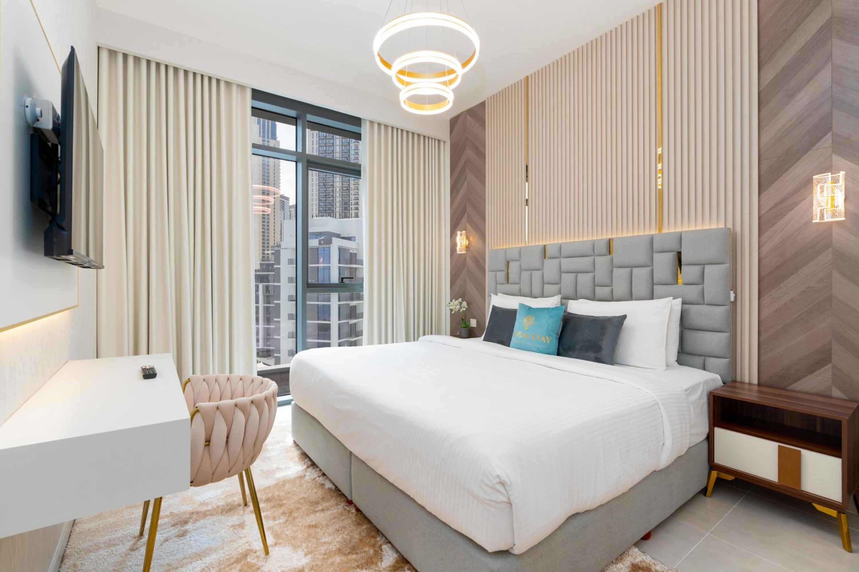 GLOBALSTAY Creek Edge Tower Elegant Apartments