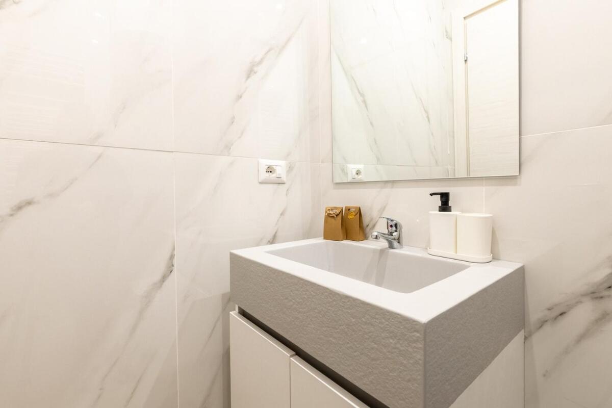 HOST4U - EDOARDO'S HOUSE in Milan City