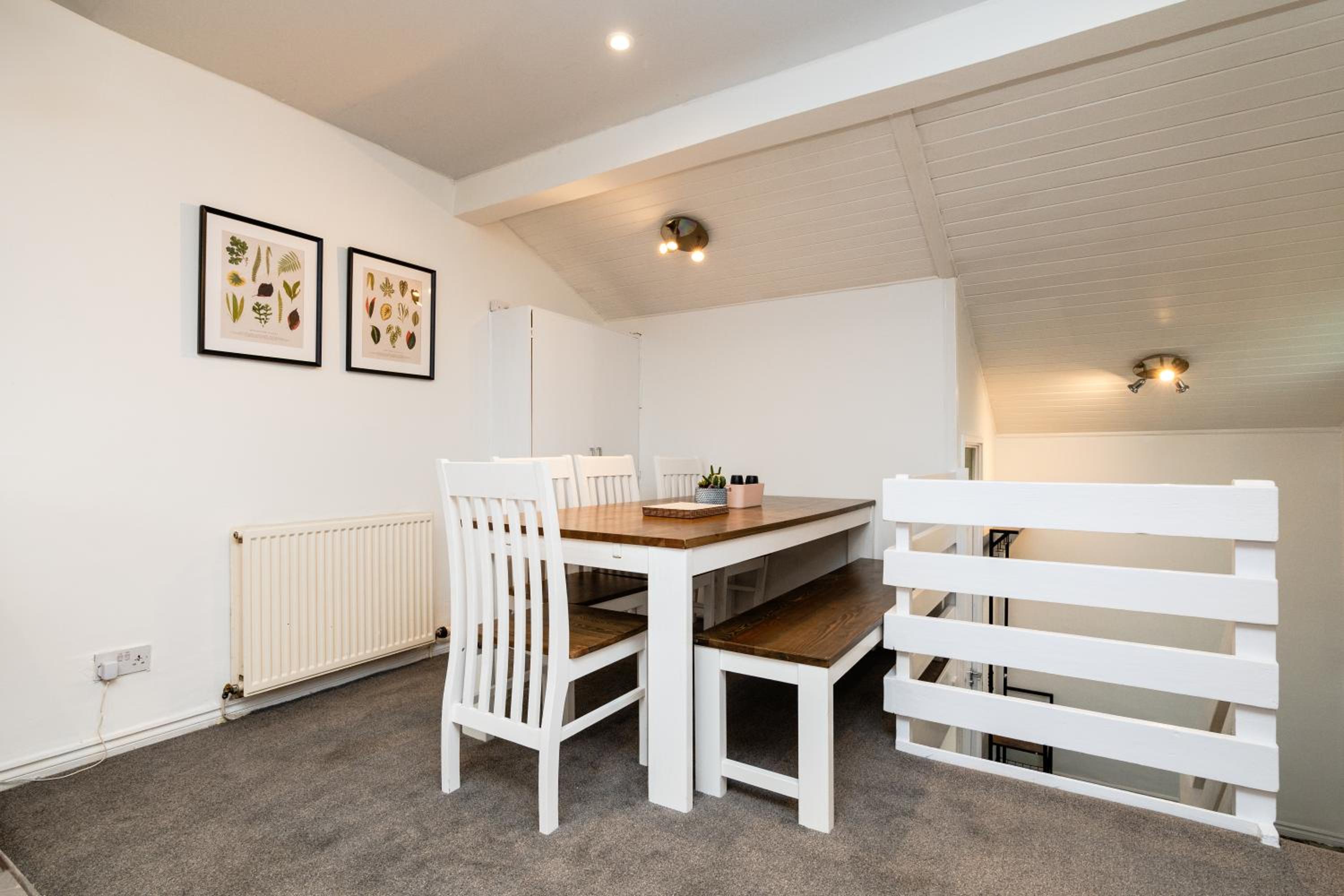 3 Bed House-Free Parking-6Beds