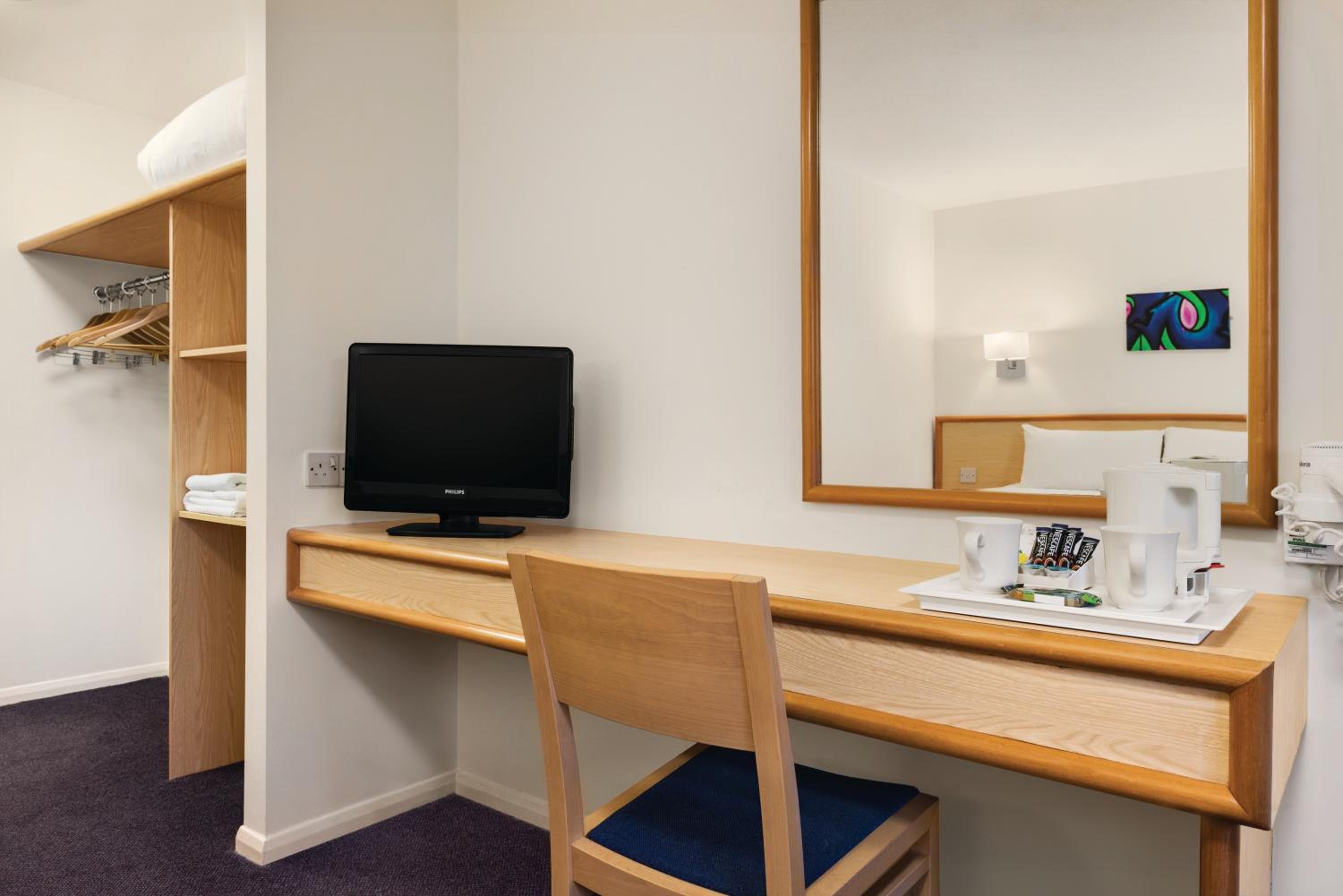 Bridgend Vacations - Days Inn Bridgend Cardiff - Property Image 5