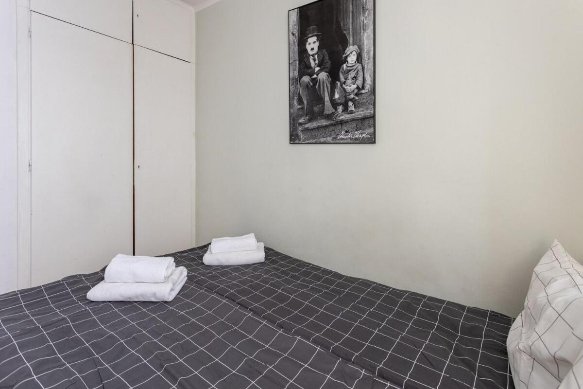 Urban Chic - Cozy One-Bedroom in Warsaws Vibrant Center, Żelazna Street