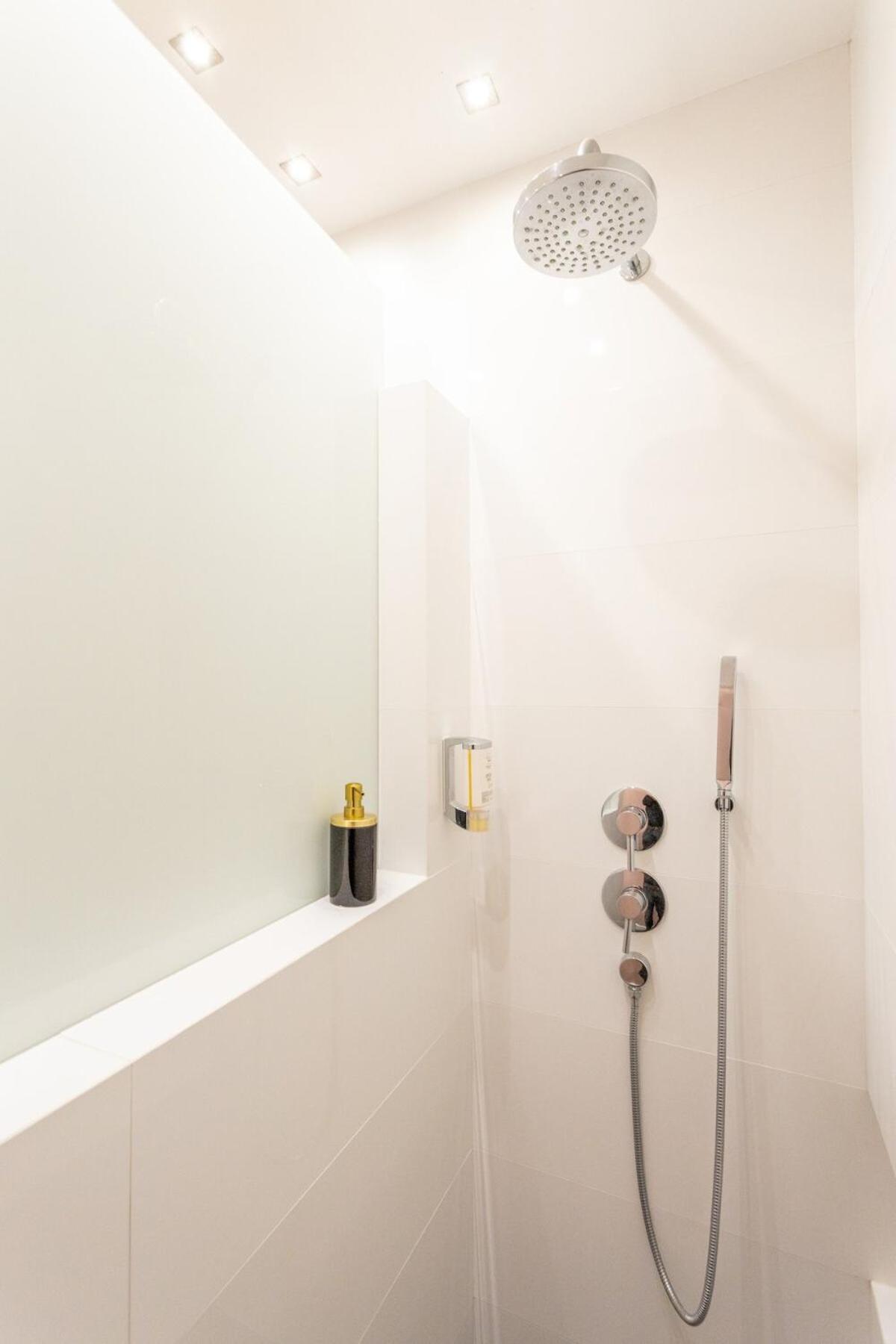 Urban Chic - City Center - Cozy Apartment - Zurawia