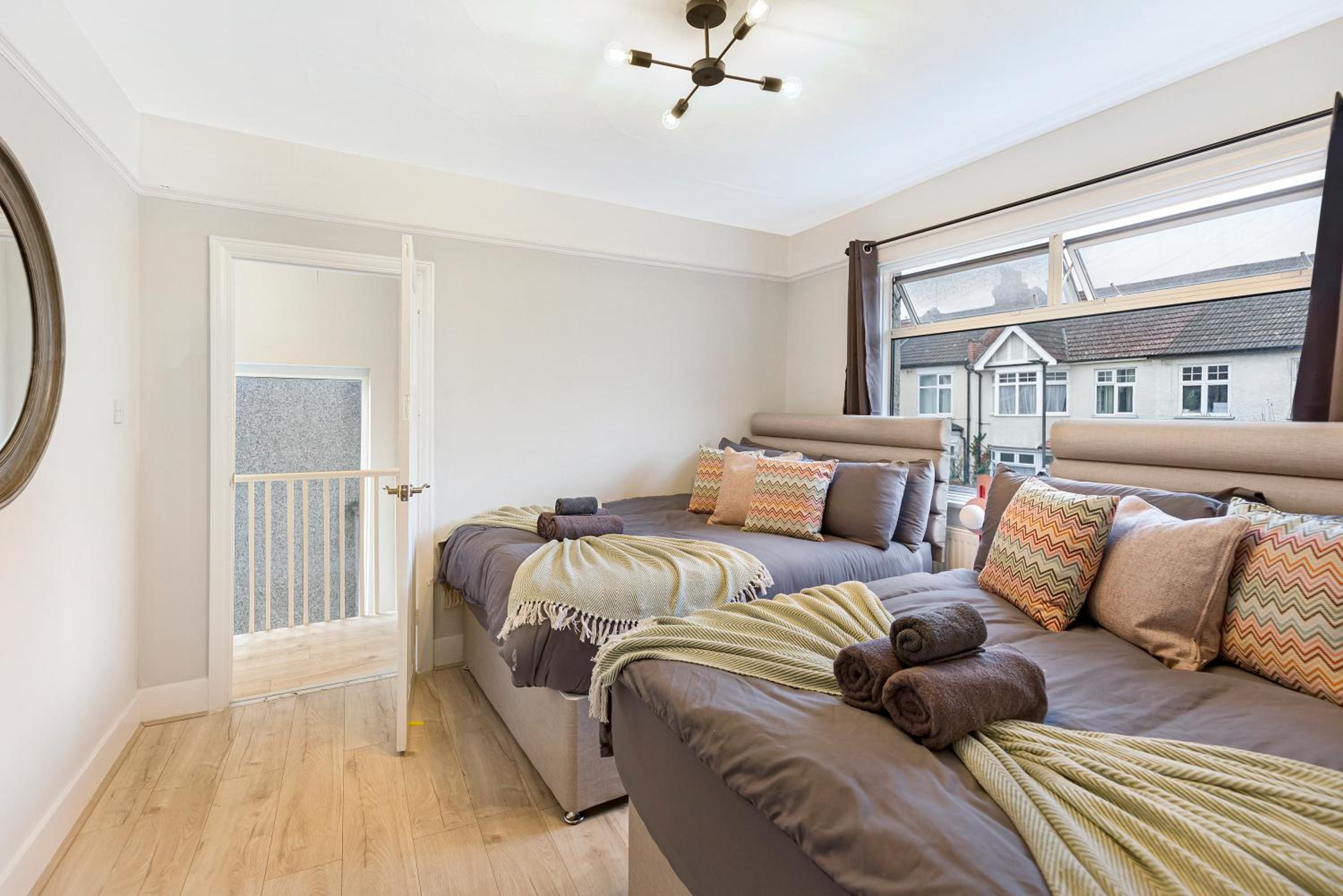 Finsbury Park Hideout Sleeps 10