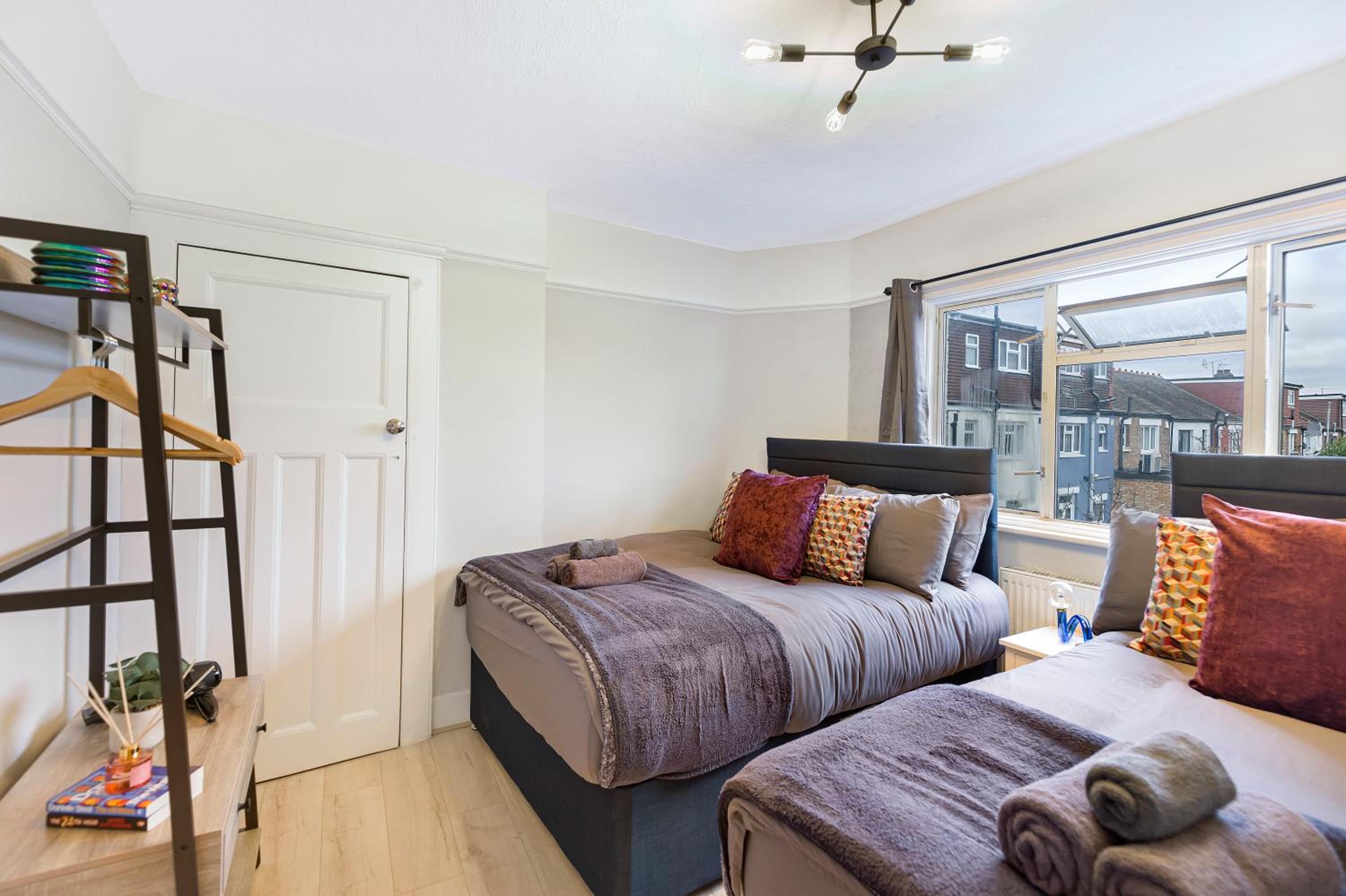 Finsbury Park Hideout Sleeps 10