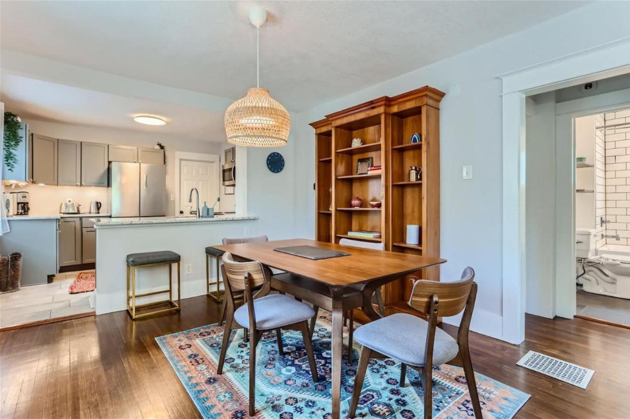 At S. Broadway An Artsy Bungalow Close to DU And Cherry Hills