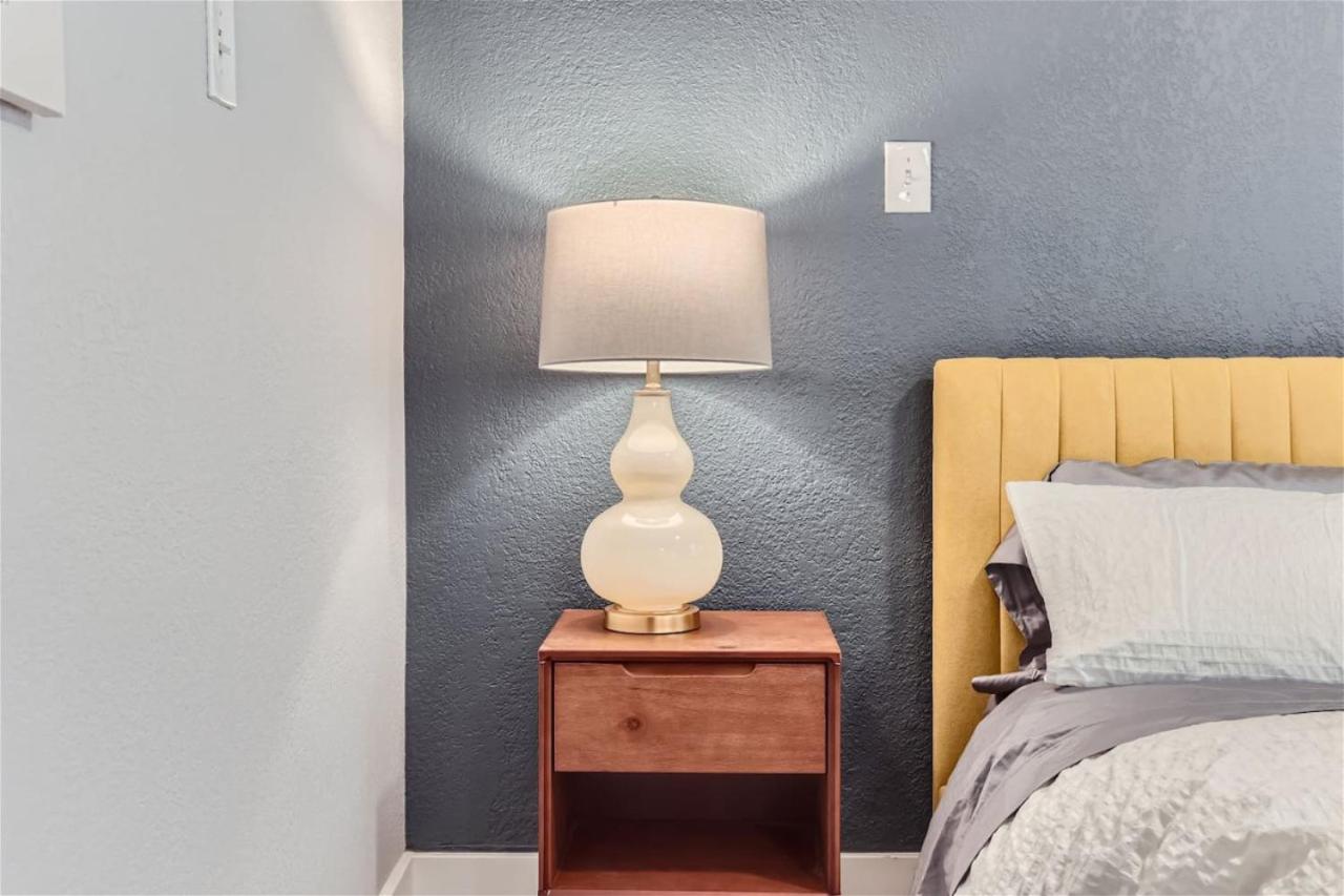 At S. Broadway An Artsy Bungalow Close to DU And Cherry Hills