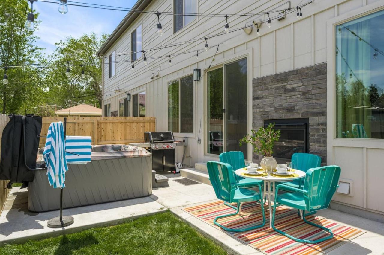 Accomodate 24 Guests with 2 Rooftops and 2 Hot Tubs and 2 Game Rooms