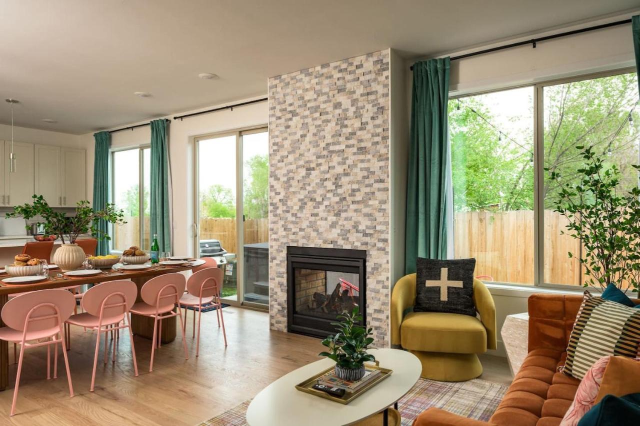 Accomodate 24 Guests with 2 Rooftops and 2 Hot Tubs and 2 Game Rooms