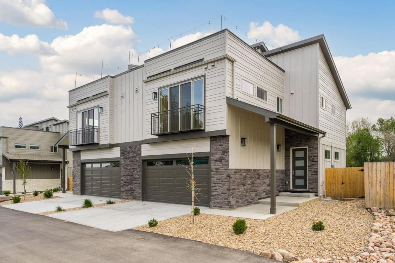 Hot Tub with Rooftop a Game Room and 5 Bathrooms