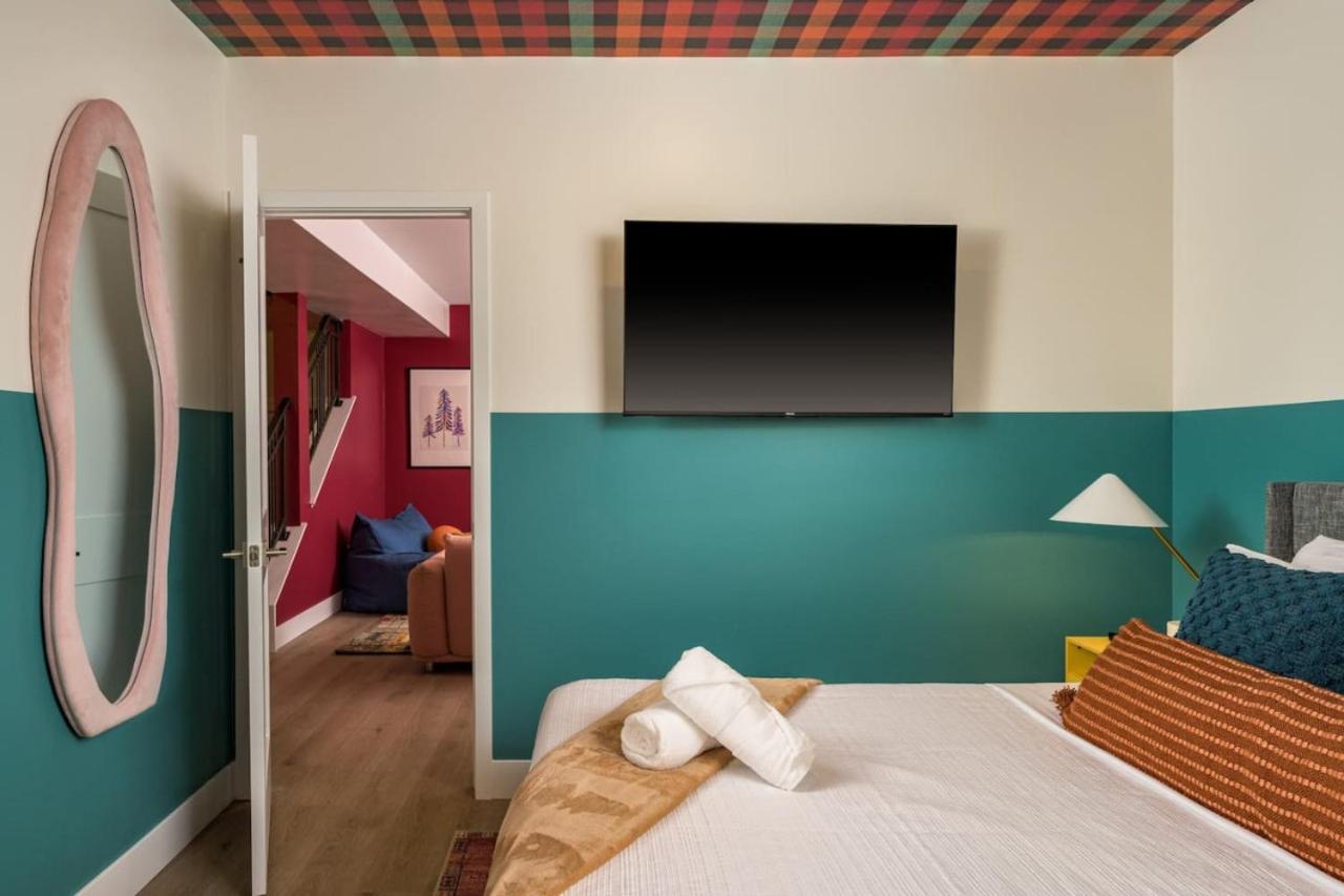 Accomodate 24 Guests with 2 Rooftops and 2 Hot Tubs and 2 Game Rooms