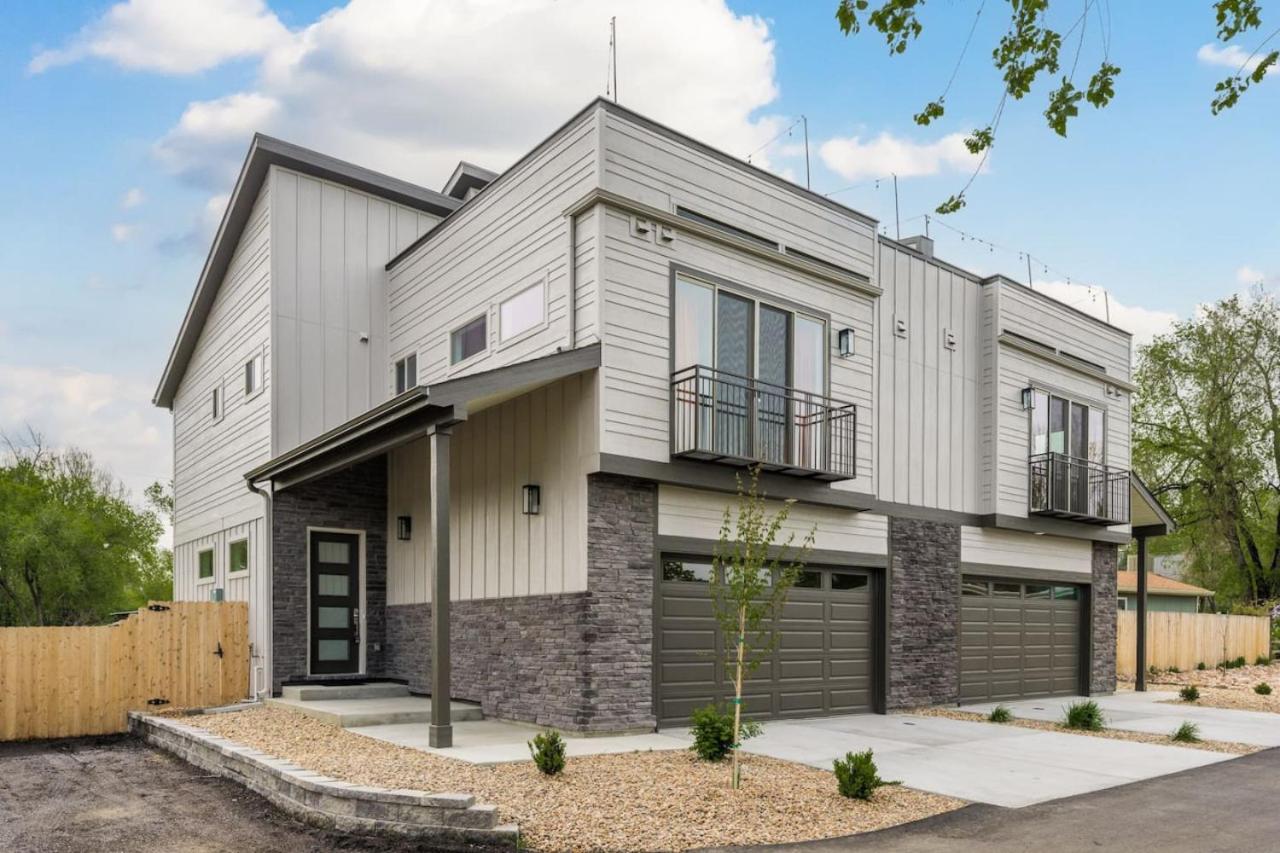Accomodate 24 Guests with 2 Rooftops and 2 Hot Tubs and 2 Game Rooms