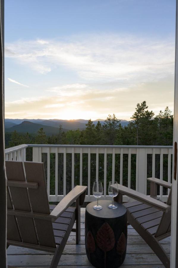 Luxe 4BR Mtn Retreat With Stunning Views Near Ski AndHikes