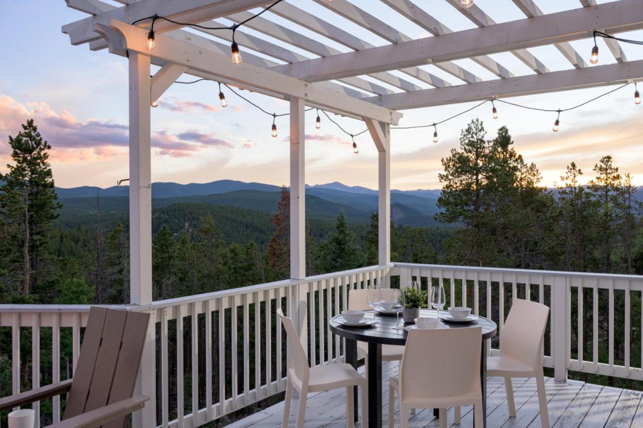 Luxe 4BR Mtn Retreat With Stunning Views Near Ski AndHikes