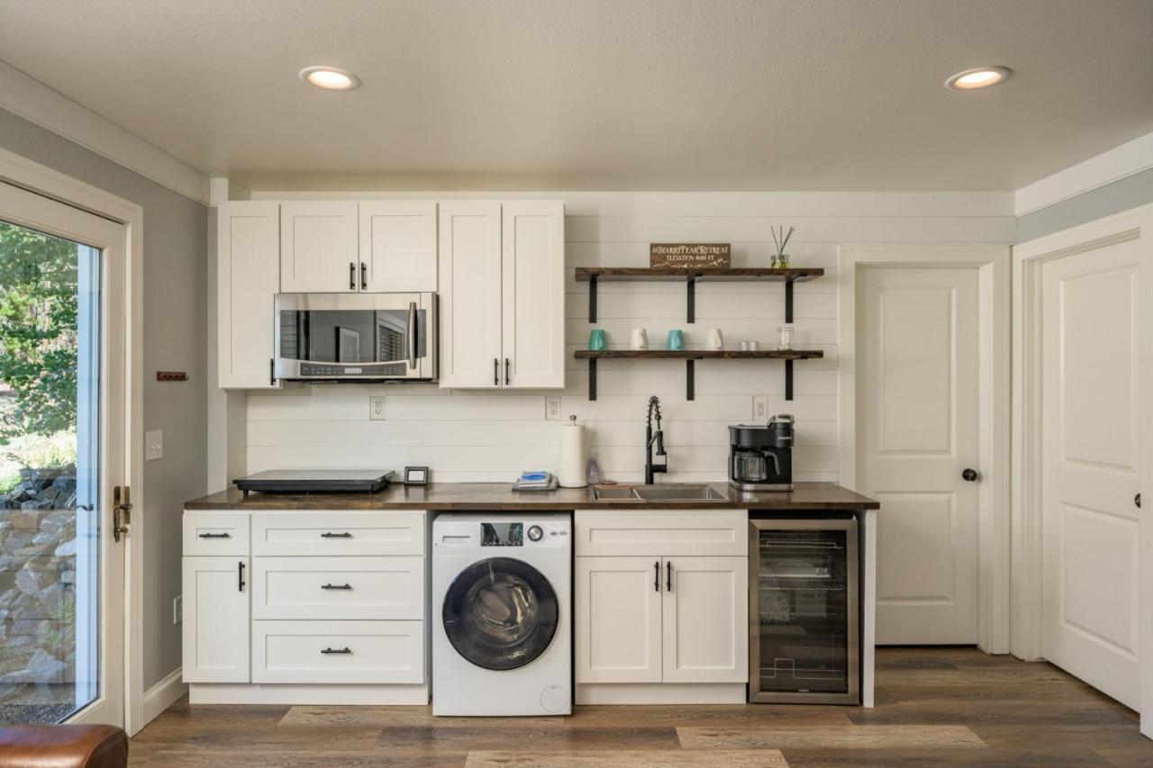 Luxe 4BR Mtn Retreat With Stunning Views Near Ski AndHikes