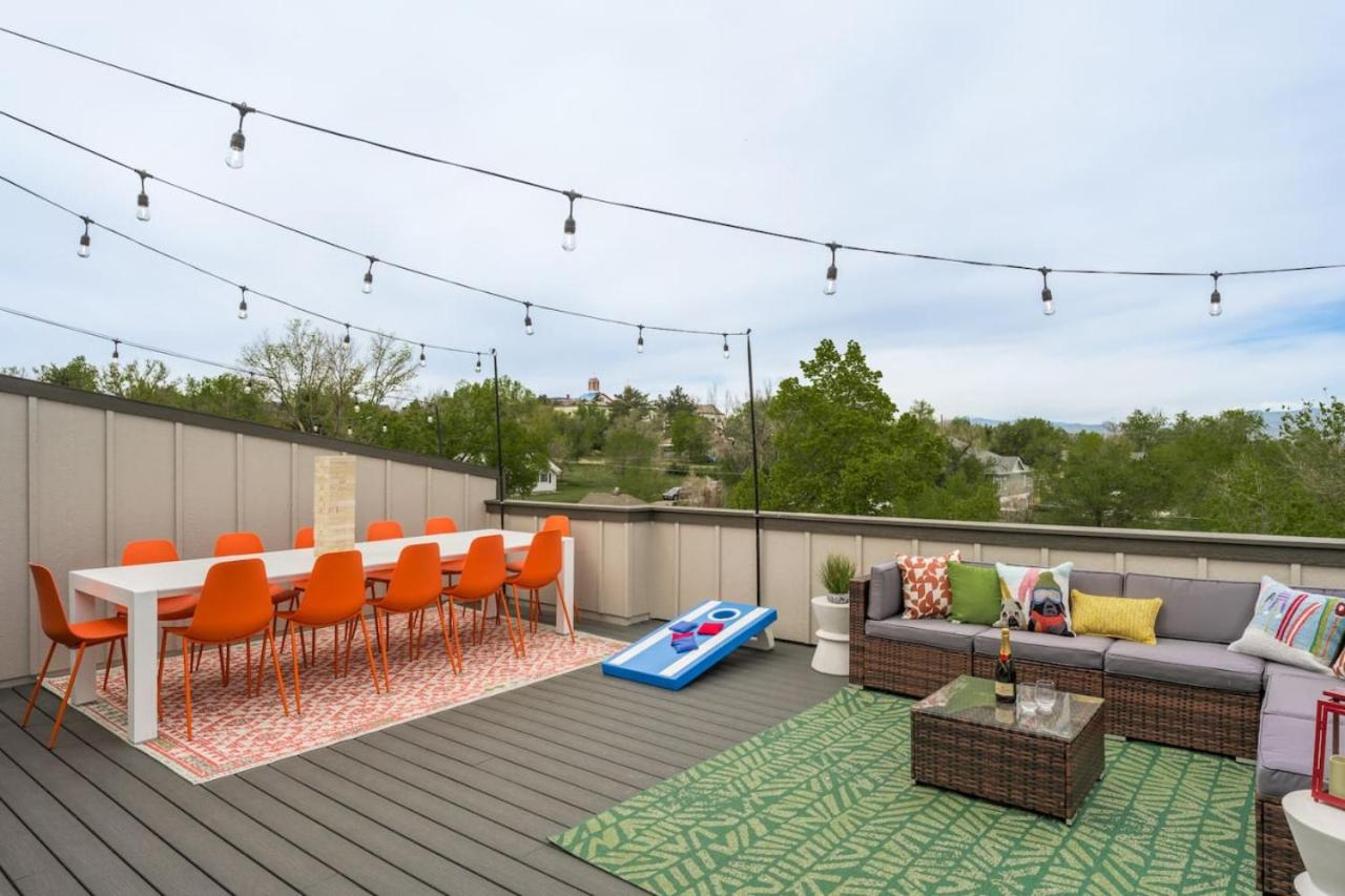 Hot Tub With Rooftop A Game Room And5 Bathrooms