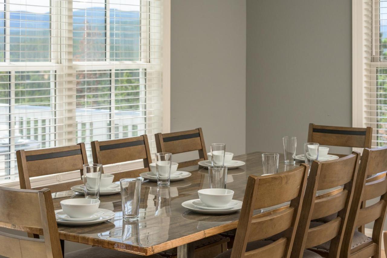 Luxe 4BR Mtn Retreat With Stunning Views Near Ski AndHikes
