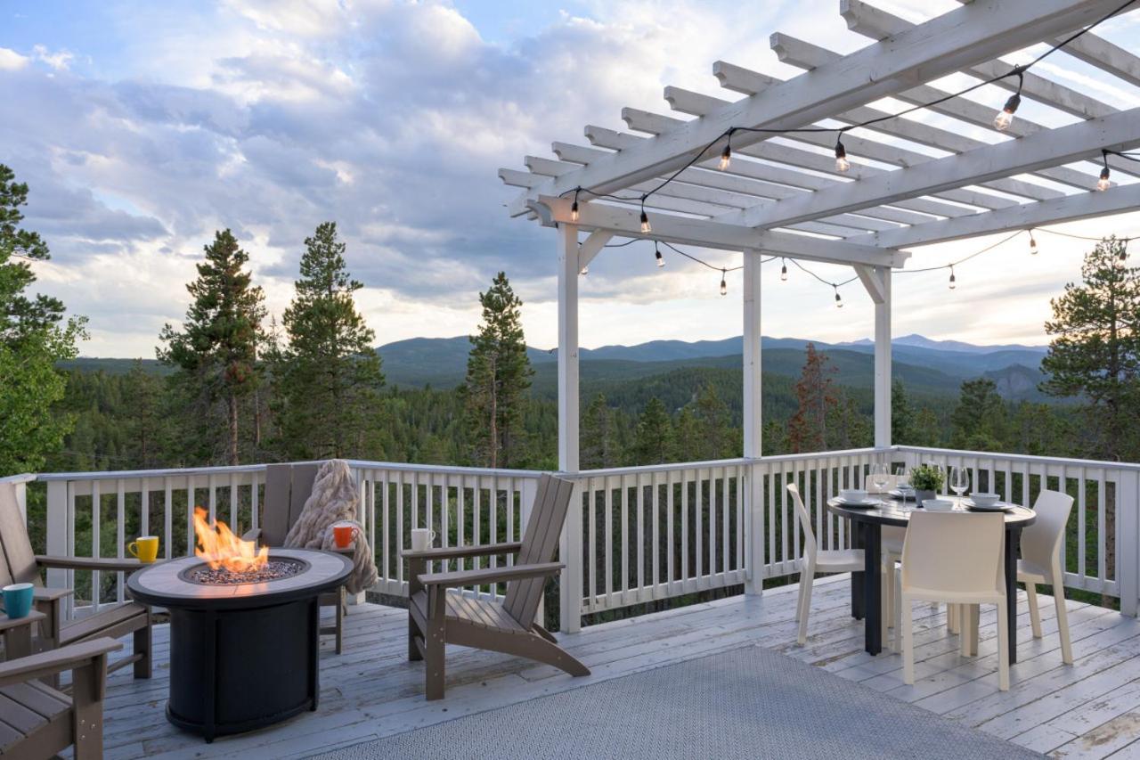 Luxe 4BR Mtn Retreat With Stunning Views Near Ski AndHikes