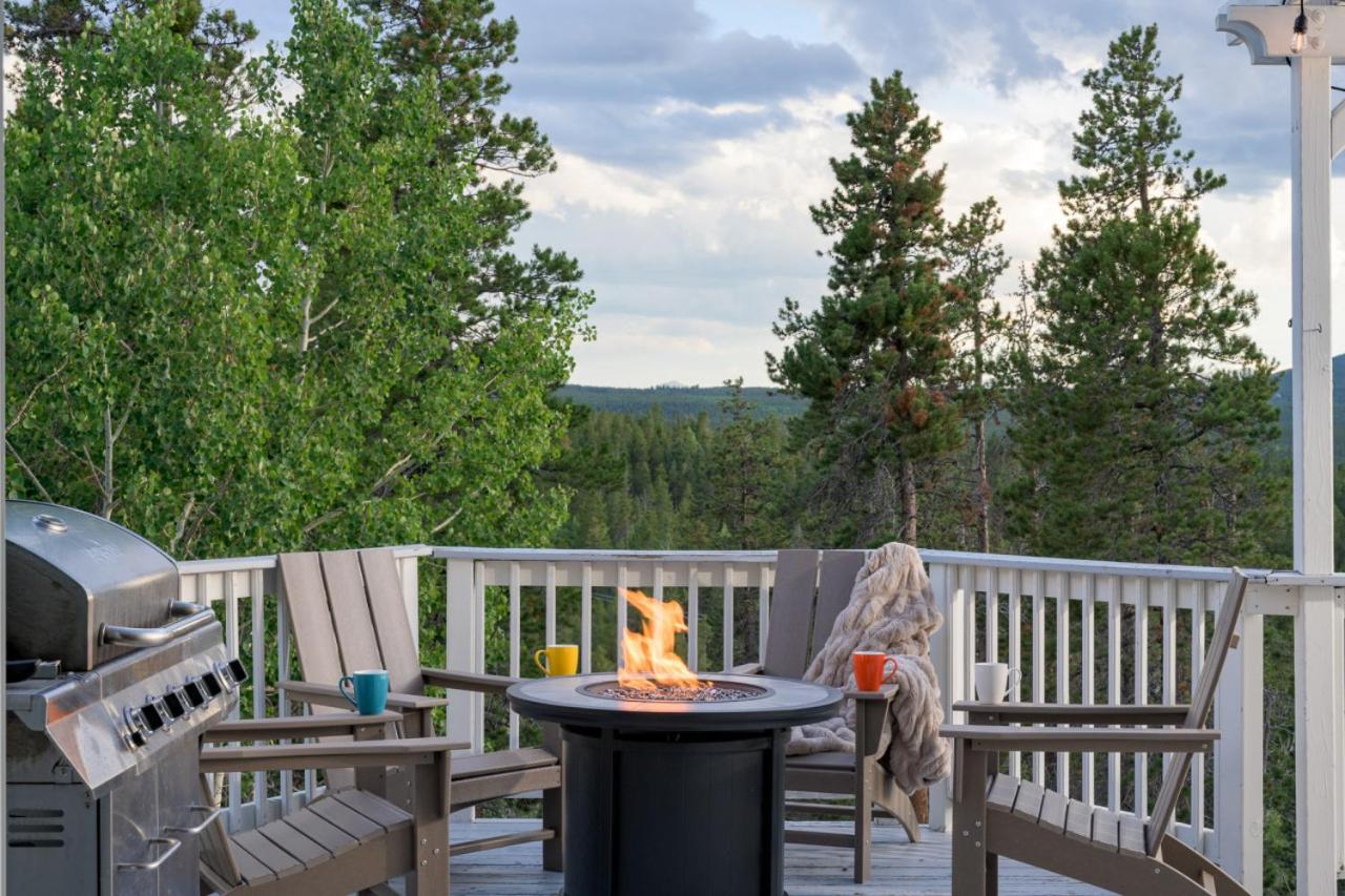 Luxe 4BR Mtn Retreat With Stunning Views Near Ski AndHikes