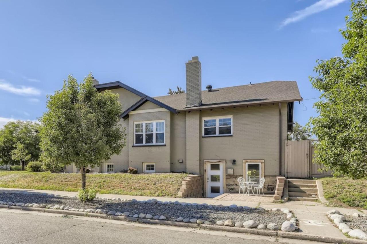 A Pet Friendly And Remodeled I Near RiNo Where Sleeps 7