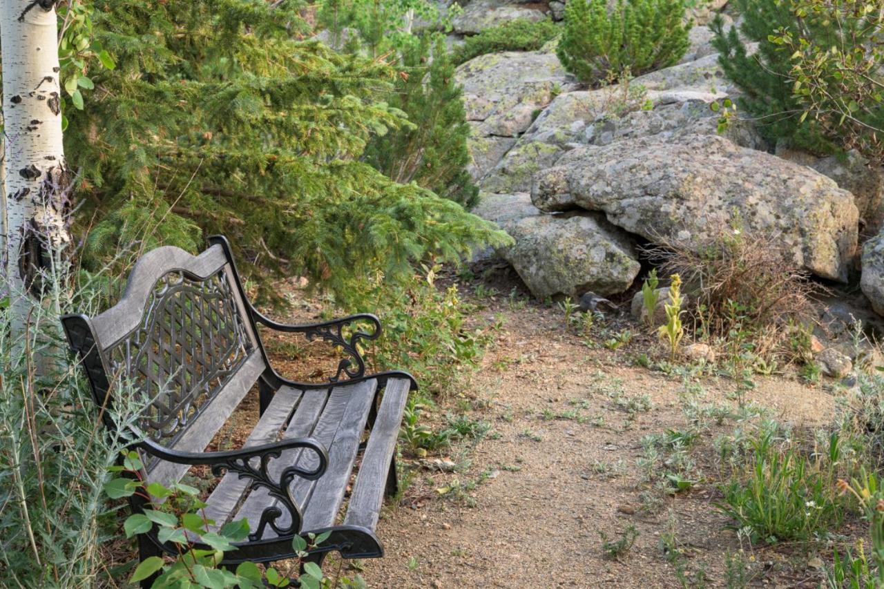 Luxe 4BR Mtn Retreat With Stunning Views Near Ski AndHikes