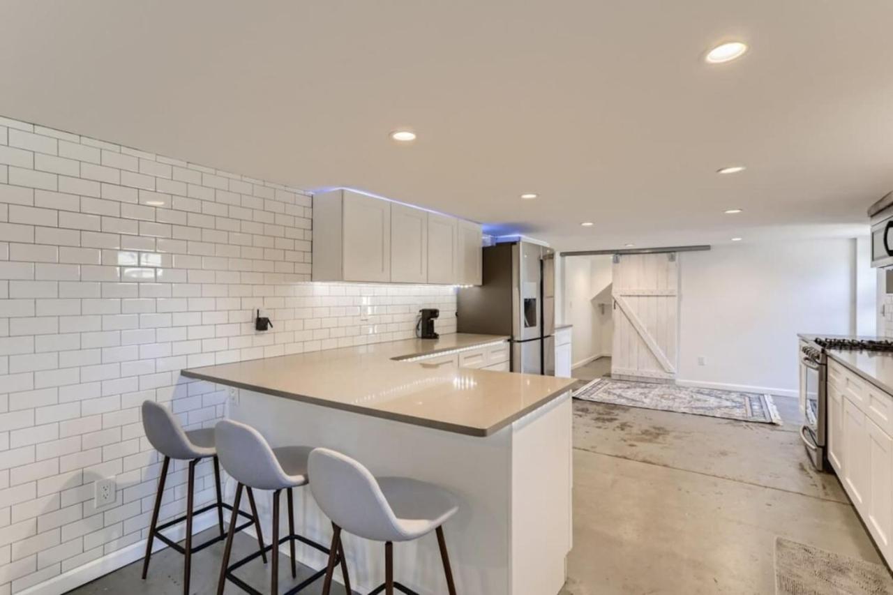 A Pet Friendly And Remodeled I Near RiNo Where Sleeps 7