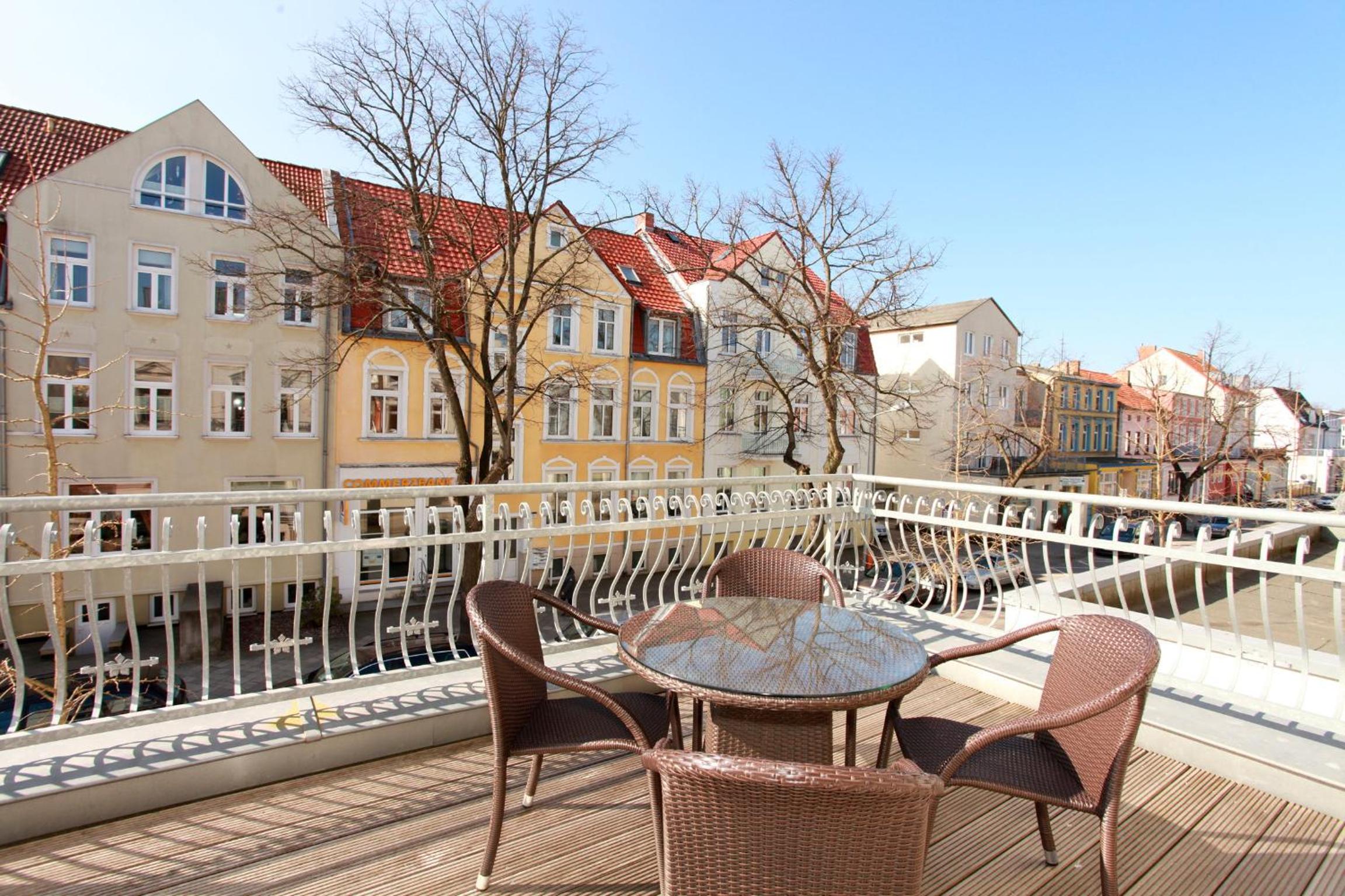 Ferienwohnung Warnemünde in der Stadtvilla L (TD) view 2