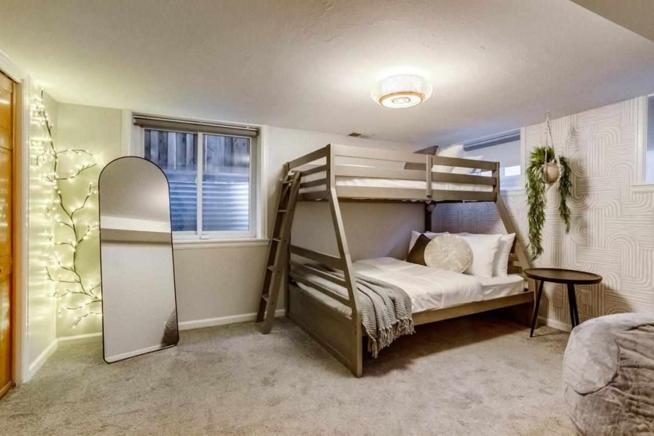 The Bonsai Bungalow With A Hot Tub And A Game Room