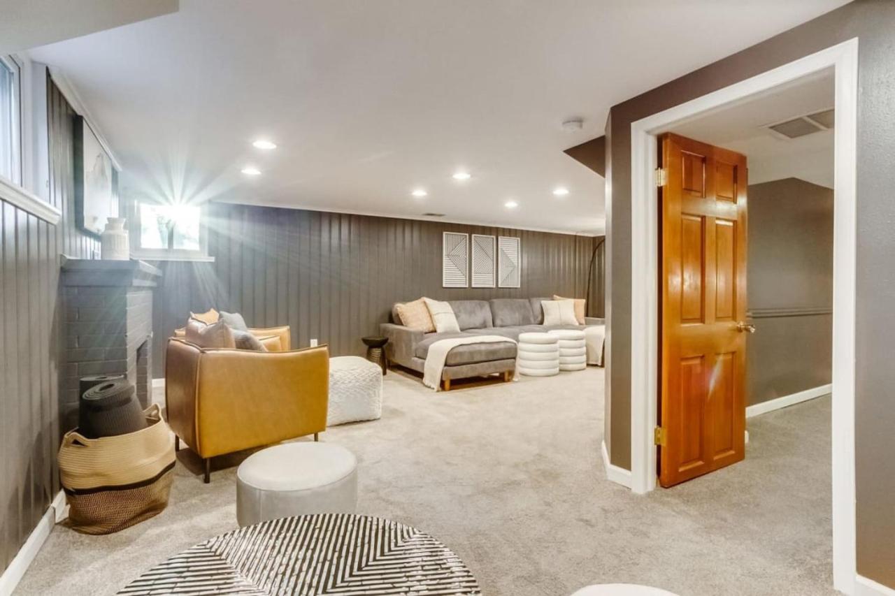 The Bonsai Bungalow With A Hot Tub And A Game Room