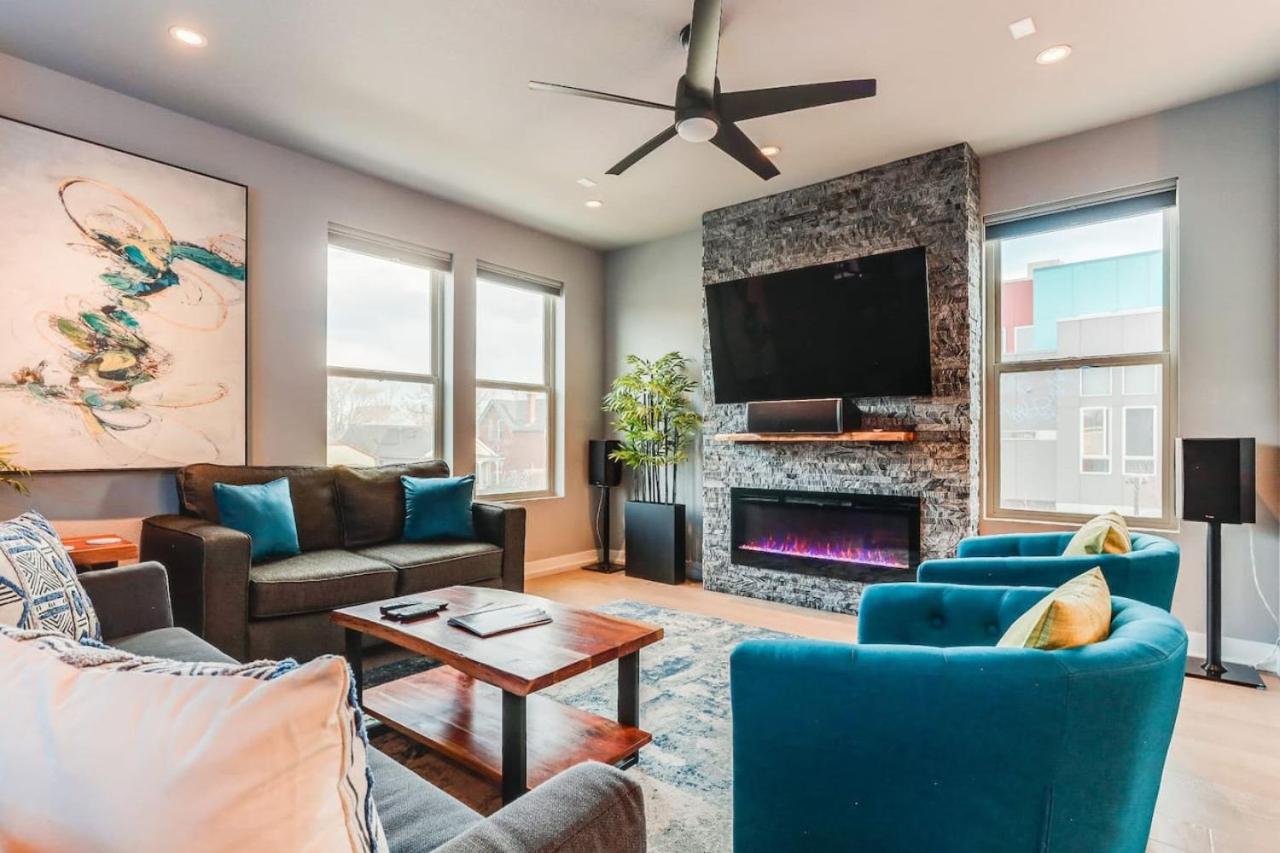Modern And Spacious Townhouse Blocks from Downtown