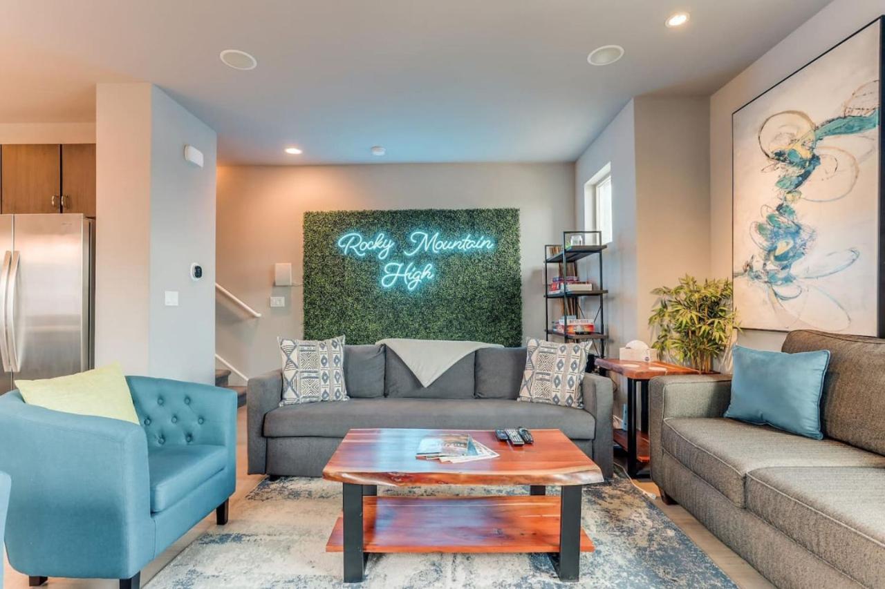 Modern And Spacious Townhouse Blocks from Downtown