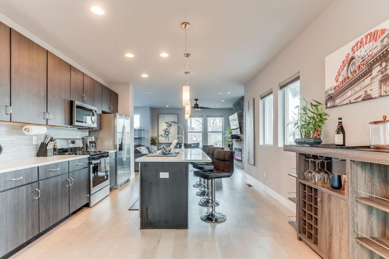 Modern And Spacious Townhouse Blocks from Downtown