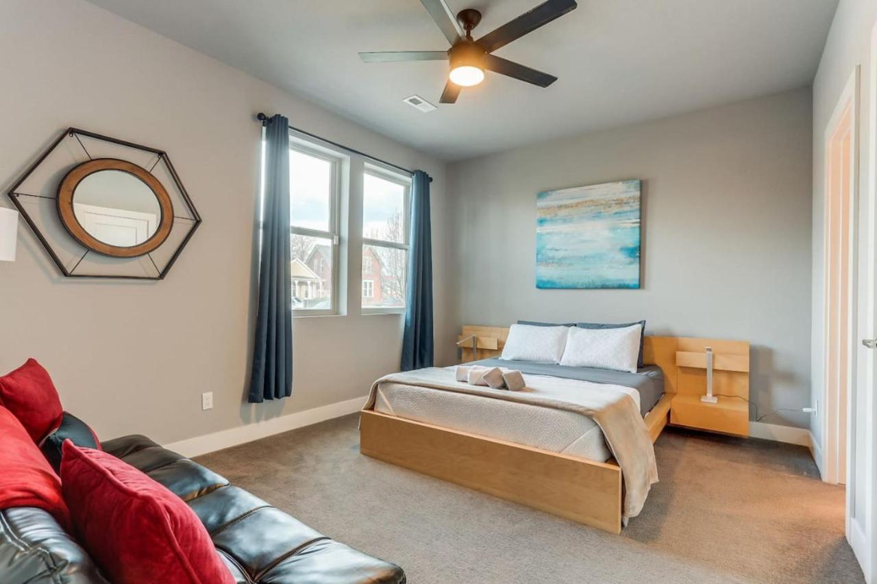 Modern And Spacious Townhouse Blocks from Downtown