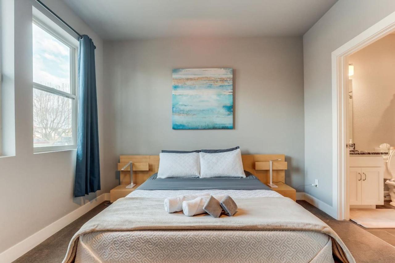 Modern And Spacious Townhouse Blocks from Downtown