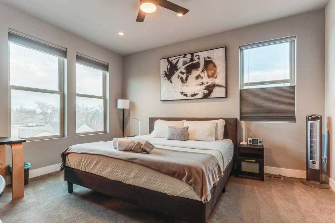 Modern And Spacious Townhouse Blocks from Downtown