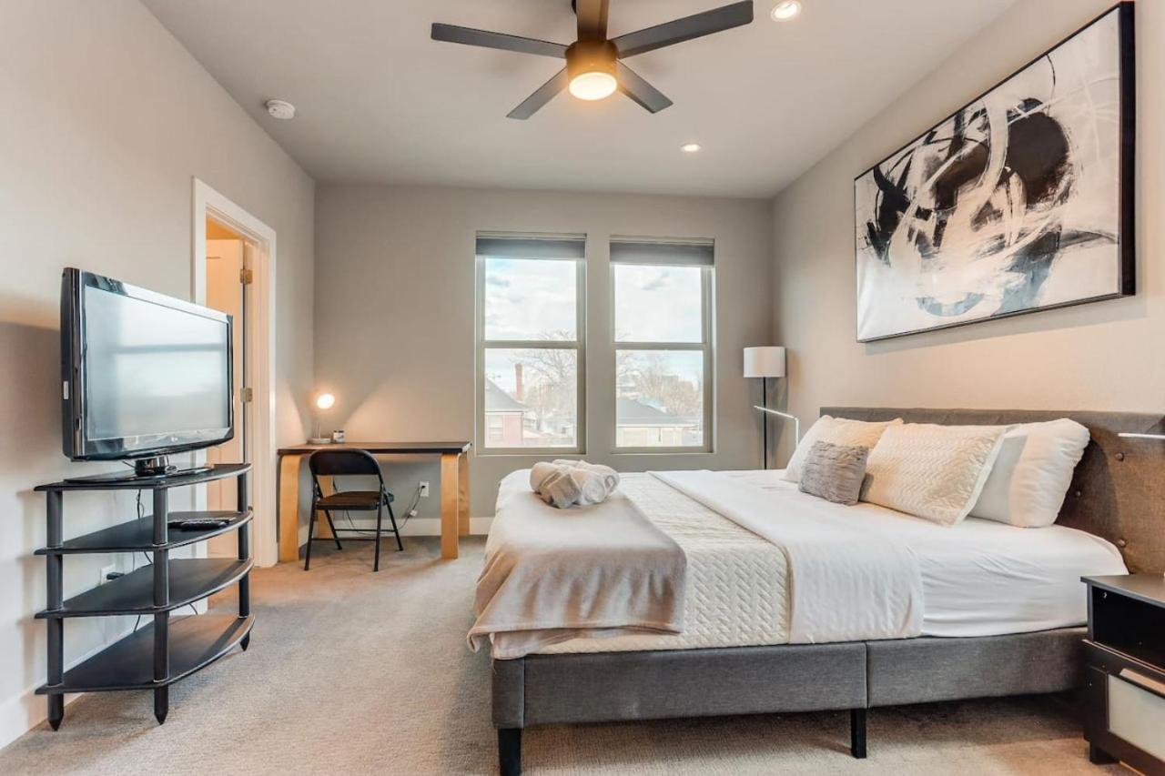 Modern And Spacious Townhouse Blocks from Downtown