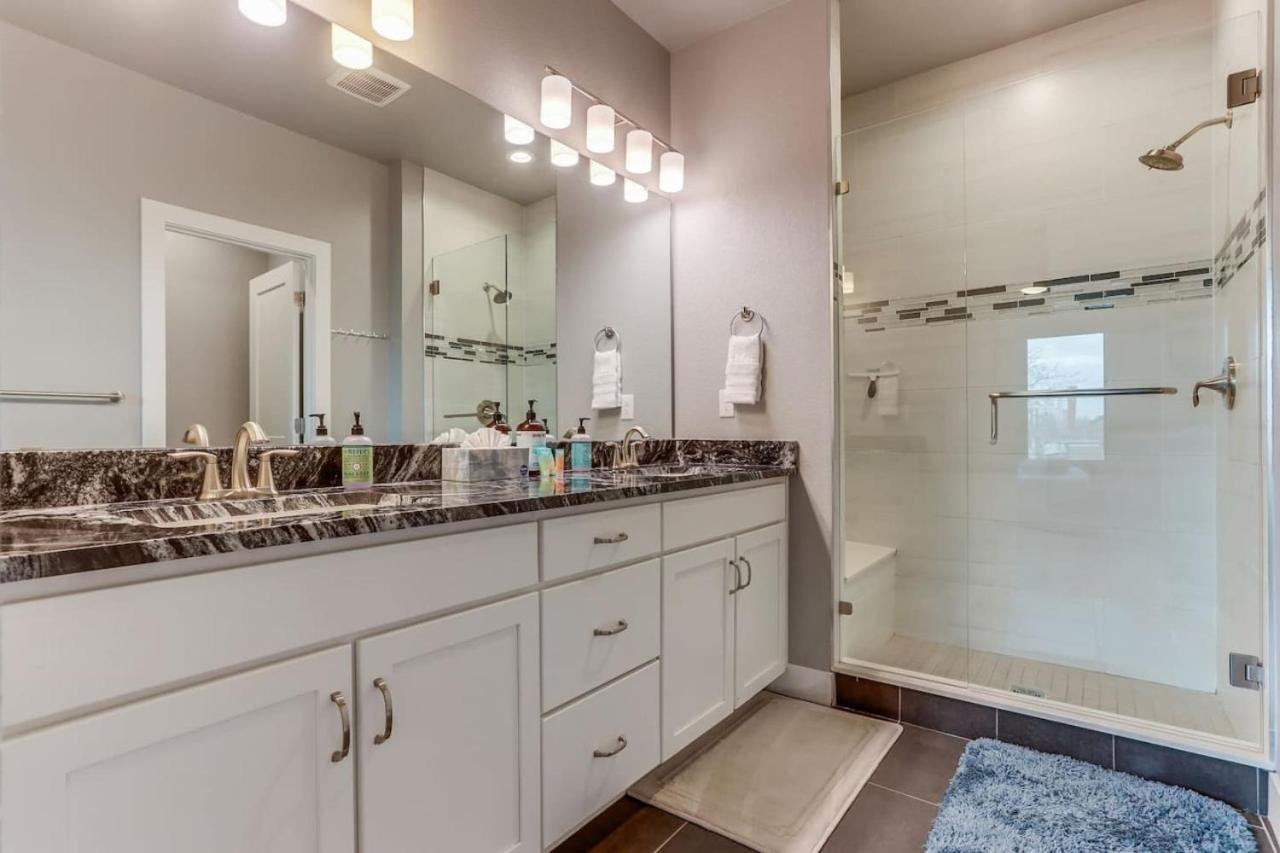 Modern And Spacious Townhouse Blocks from Downtown
