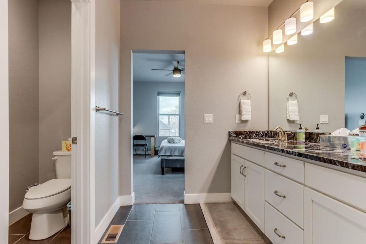 Modern And Spacious Townhouse Blocks from Downtown