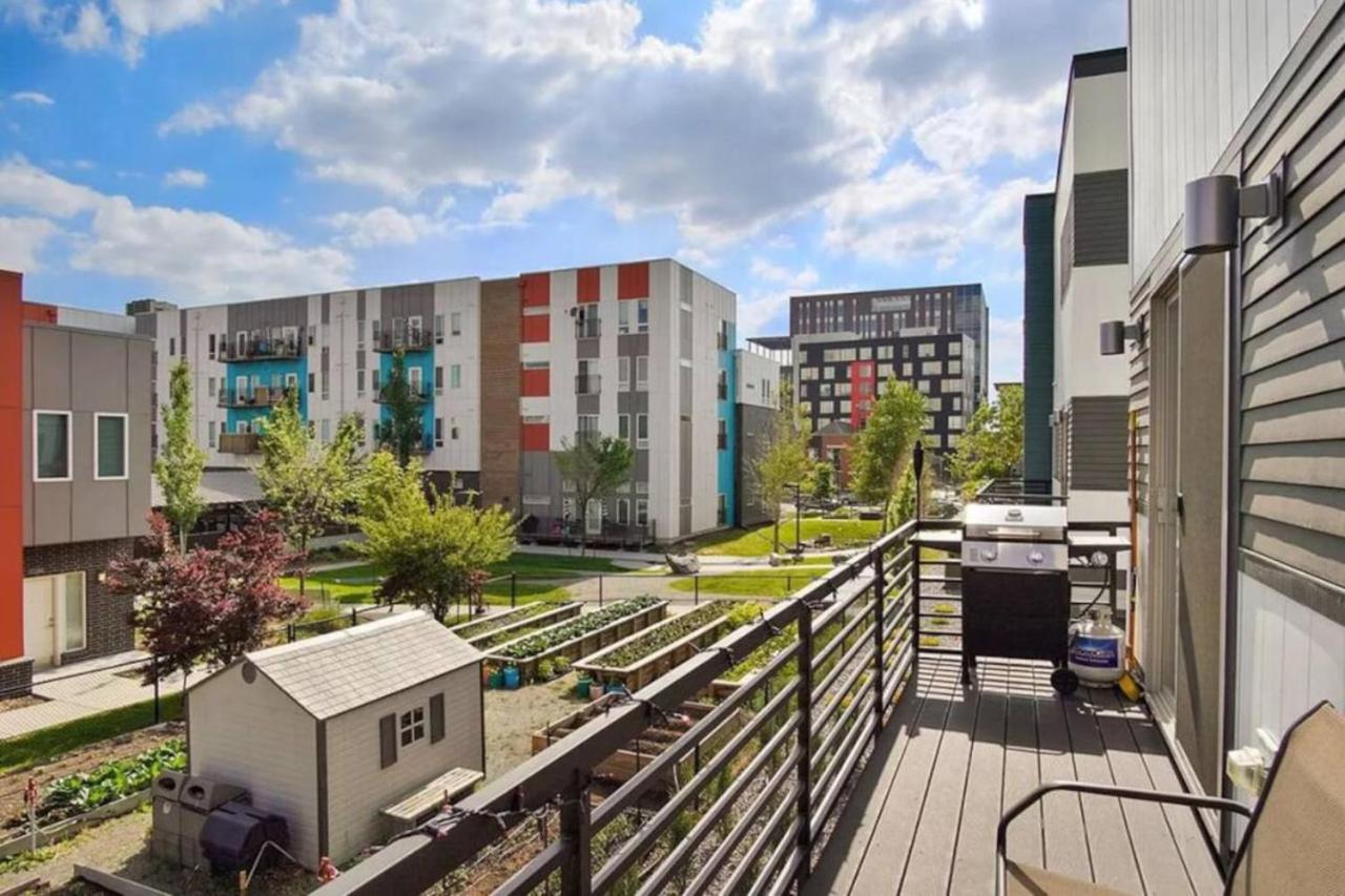 Modern And Spacious Townhouse Blocks from Downtown