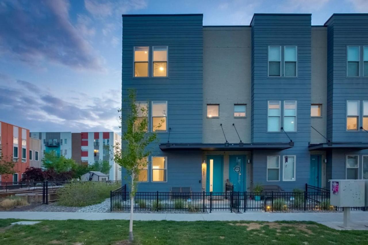 Modern And Spacious Townhouse Blocks from Downtown