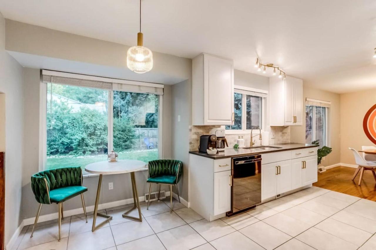 A Great Location Modern Home With A Hot Tub