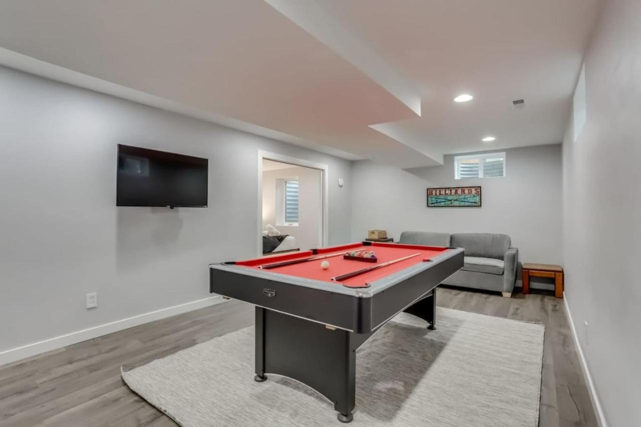 A Great Location Modern Home With A Hot Tub