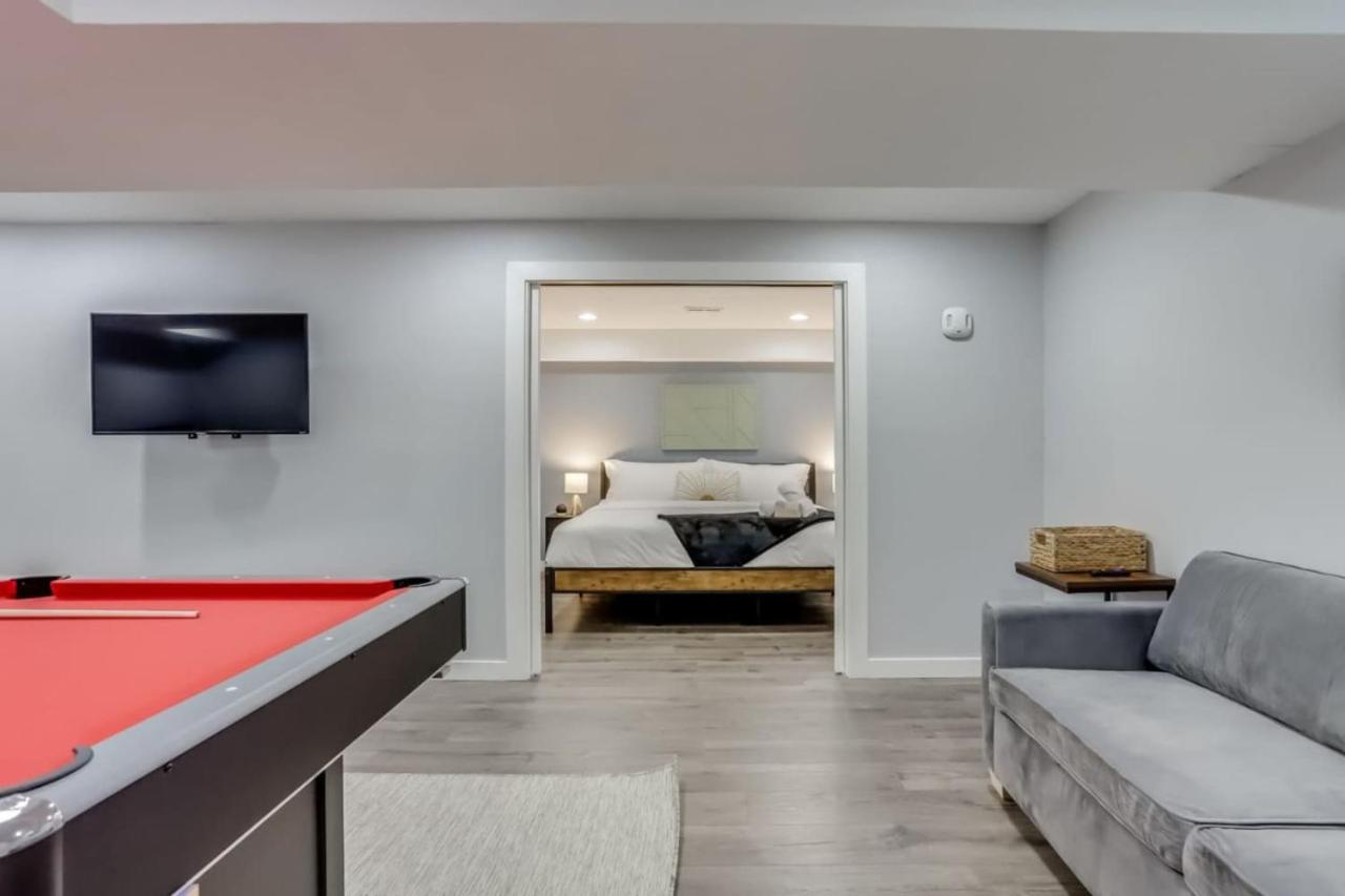 A Great Location Modern Home With A Hot Tub