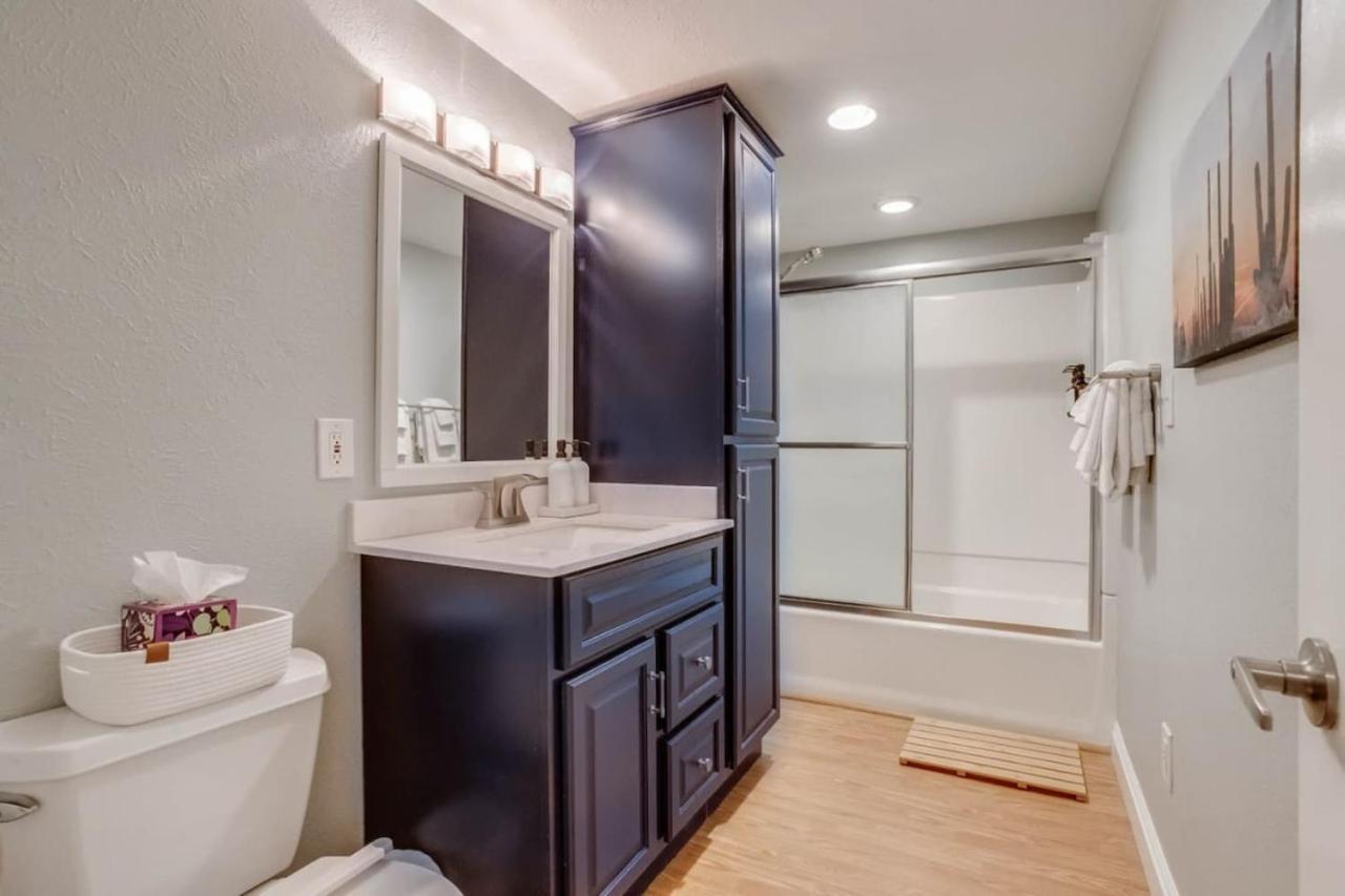 A Great Location Modern Home With A Hot Tub
