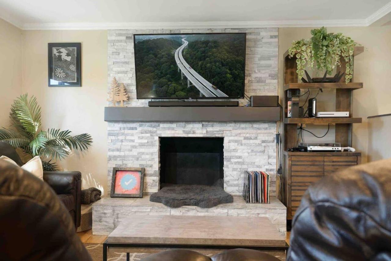The Denver Delight With Mountain Access